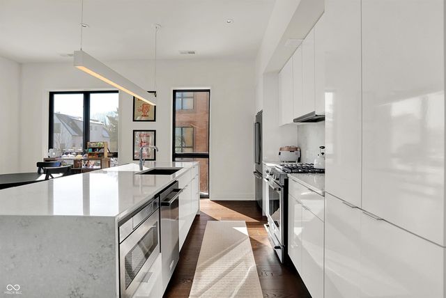 877 N East Street UNIT 203, Indianapolis, IN 46202