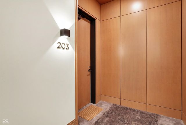 877 N East Street UNIT 203, Indianapolis, IN 46202