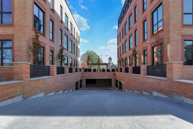 877 N East Street UNIT 203, Indianapolis, IN 46202