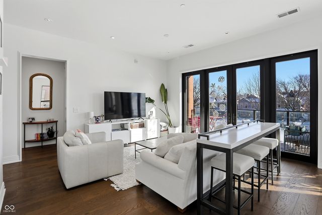 877 N East Street UNIT 203, Indianapolis, IN 46202