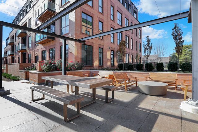 877 N East Street UNIT 203, Indianapolis, IN 46202