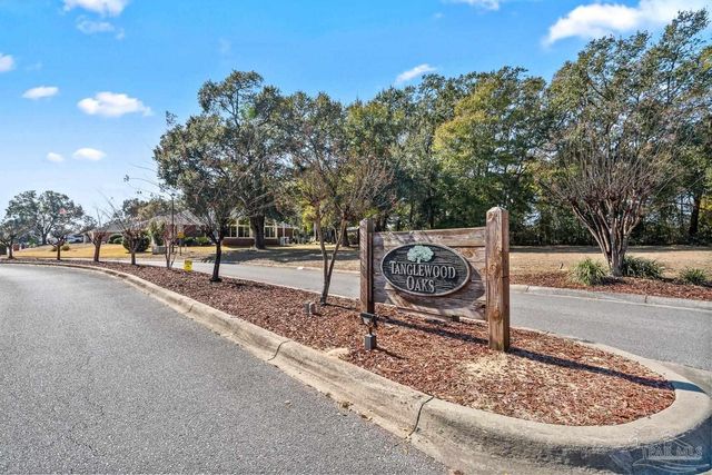 5785 Tiger Woods Dr, Milton, FL 32570