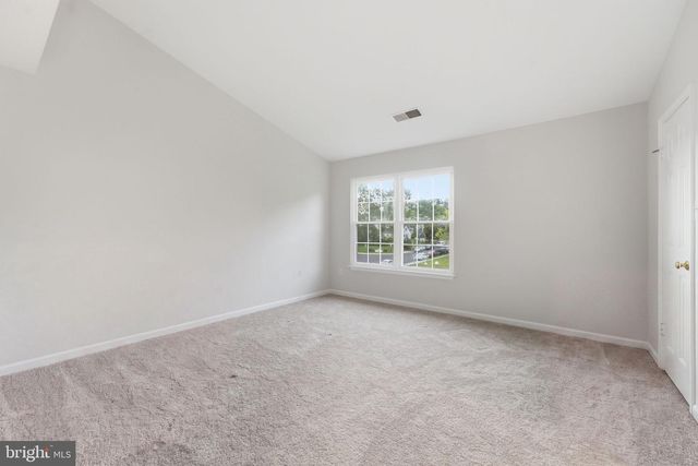 302 MOSEBY CT, Manassas Park, VA 20111