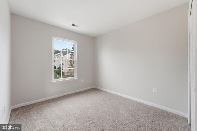 302 MOSEBY CT, Manassas Park, VA 20111