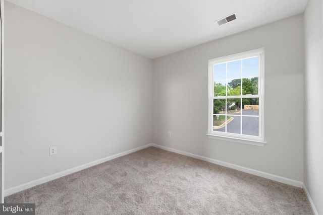 302 MOSEBY CT, Manassas Park, VA 20111