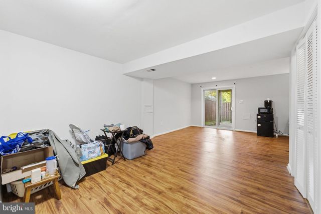 302 MOSEBY CT, Manassas Park, VA 20111