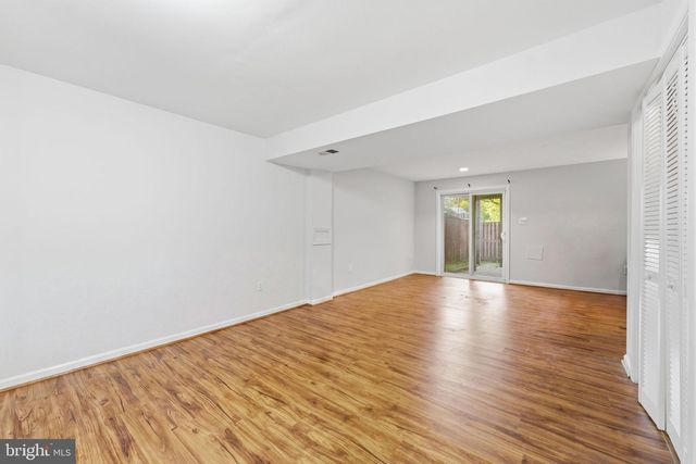 302 MOSEBY CT, Manassas Park, VA 20111