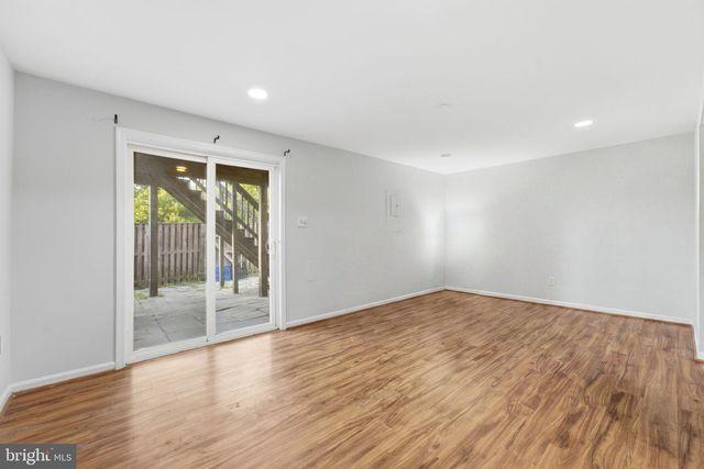 302 MOSEBY CT, Manassas Park, VA 20111