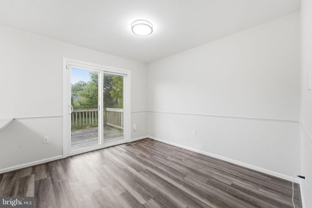 302 MOSEBY CT, Manassas Park, VA 20111