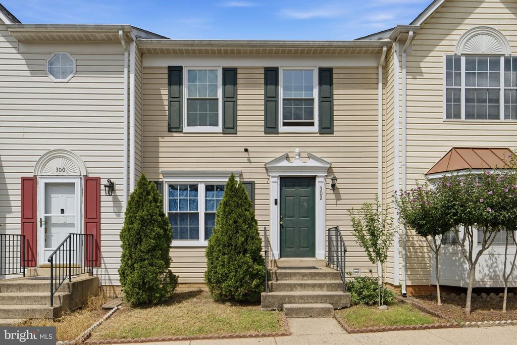 302 MOSEBY CT, Manassas Park, VA 20111