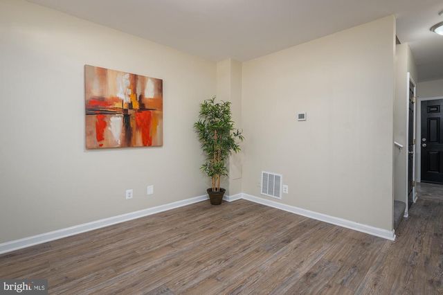 611 W LAFAYETTE AVE, Baltimore, MD 21217