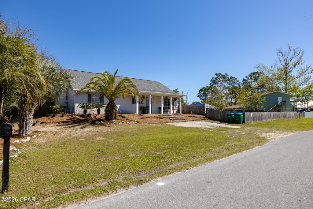 Image 9 of property listing at 2601 Oak Street, Panama City Beach, FL 32408