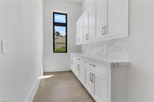 5174 Sycamore DR, Naples, FL 34119