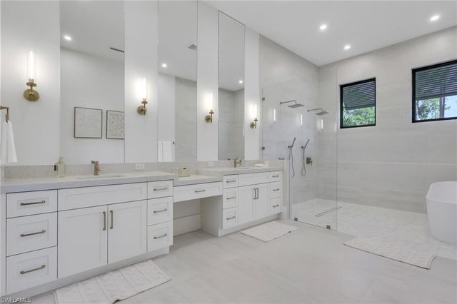 5174 Sycamore DR, Naples, FL 34119