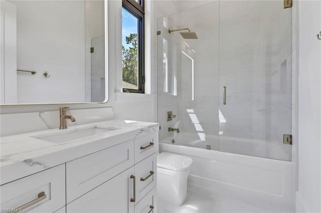 5174 Sycamore DR, Naples, FL 34119