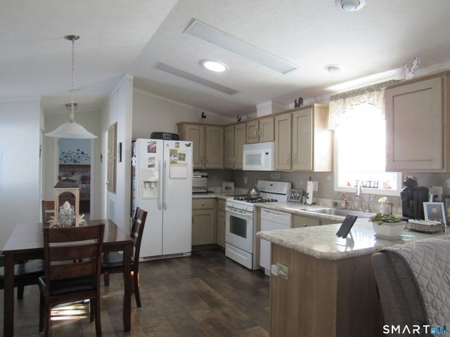 7 Blueberry Lane, Plymouth, CT 06786