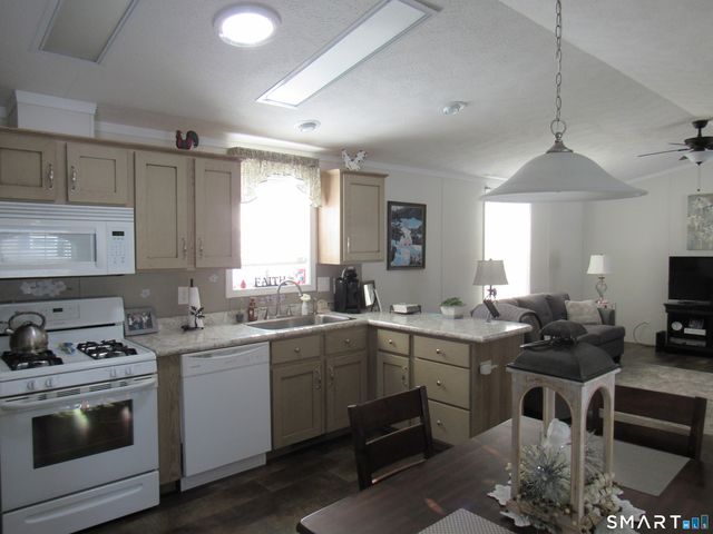 7 Blueberry Lane, Plymouth, CT 06786