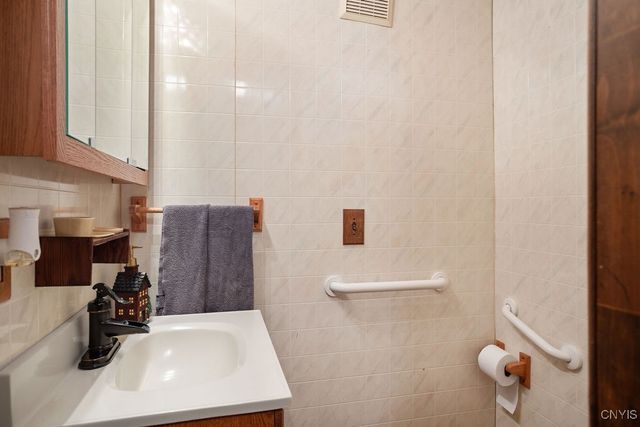 143 Toad Harbor Road, West Monroe, NY 13167