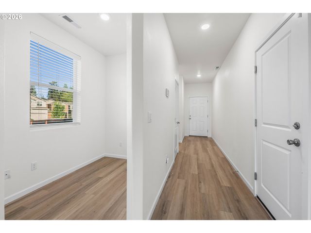 1724 W 12TH St, La Center, WA 98629