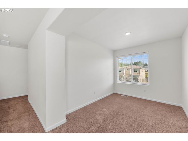 1724 W 12TH St, La Center, WA 98629