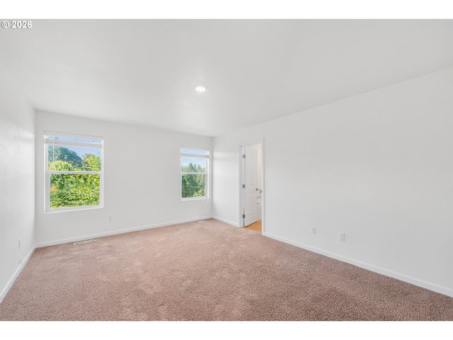 1724 W 12TH St, La Center, WA 98629
