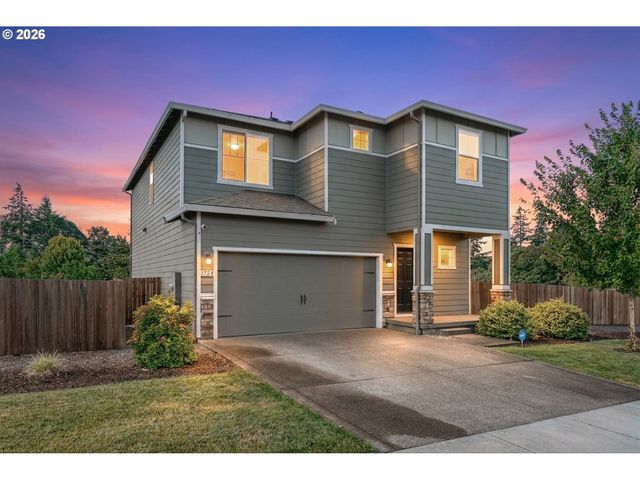 1724 W 12TH St, La Center, WA 98629