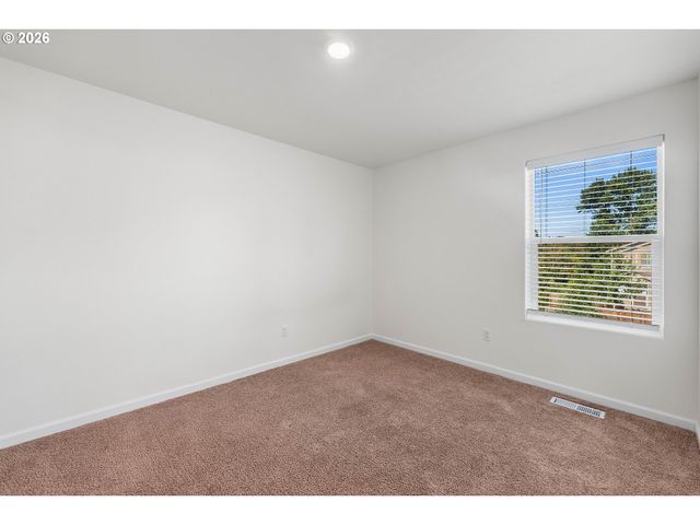 1724 W 12TH St, La Center, WA 98629