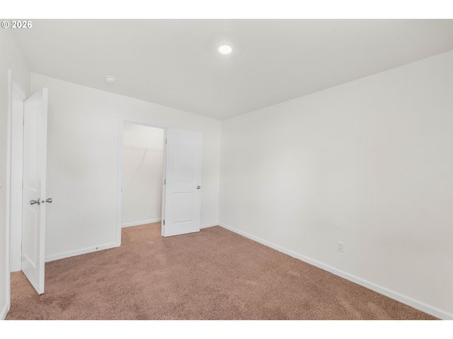 1724 W 12TH St, La Center, WA 98629