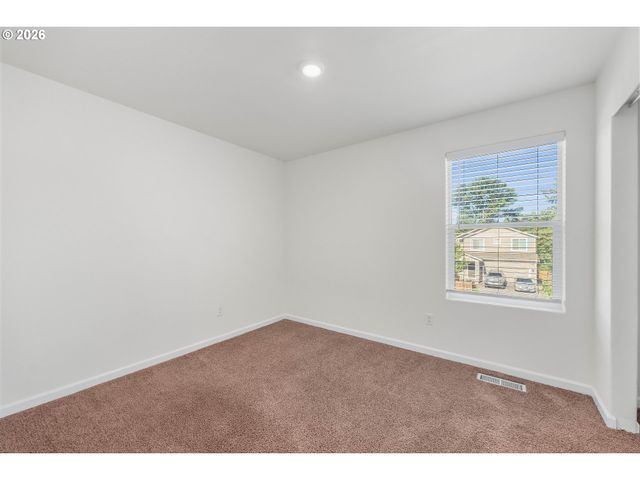 1724 W 12TH St, La Center, WA 98629
