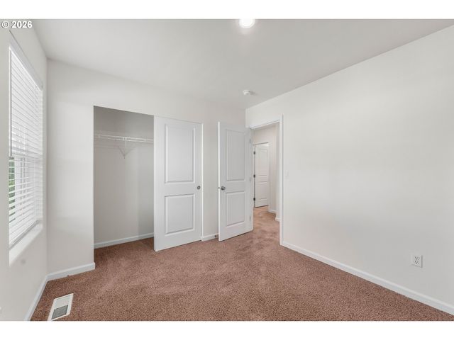 1724 W 12TH St, La Center, WA 98629