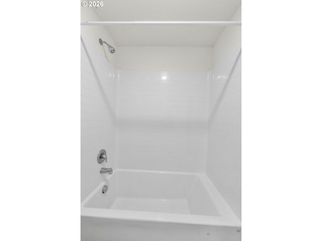 1724 W 12TH St, La Center, WA 98629