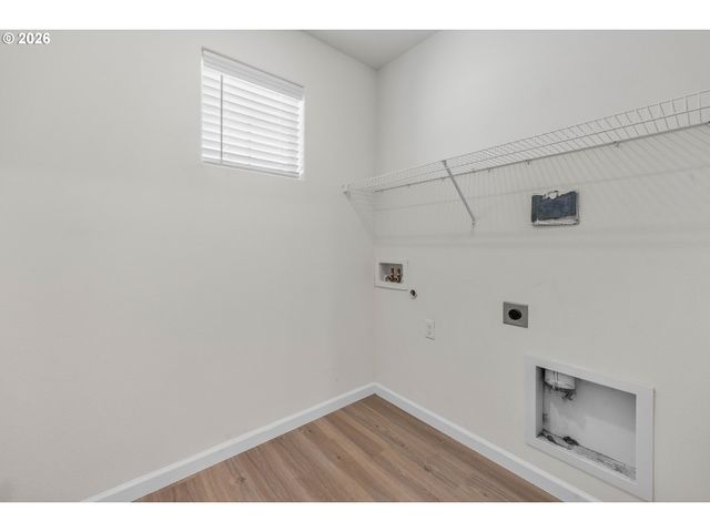 1724 W 12TH St, La Center, WA 98629