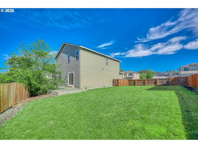 1724 W 12TH St, La Center, WA 98629