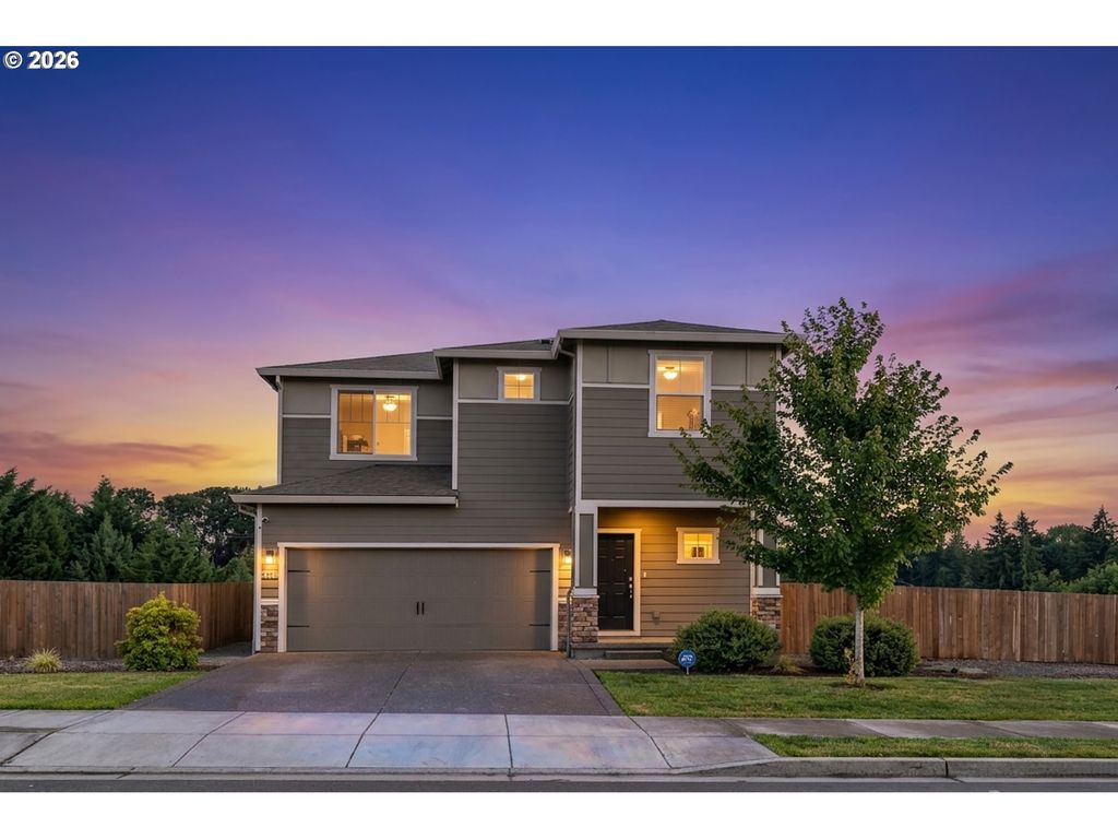 1724 W 12TH St, La Center, WA 98629