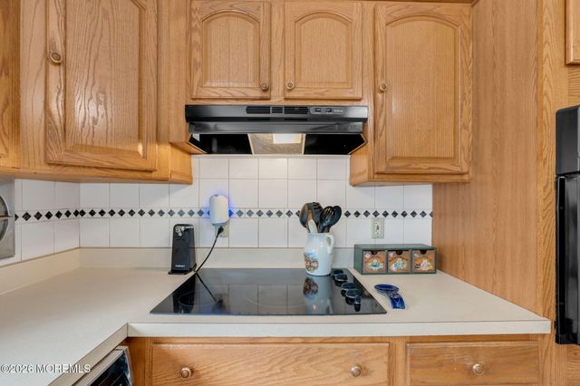 1036 Lakehurst Avenue, Jackson, NJ 08527