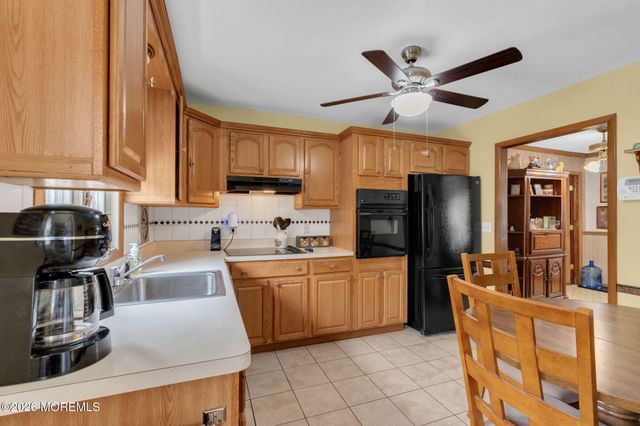 1036 Lakehurst Avenue, Jackson, NJ 08527