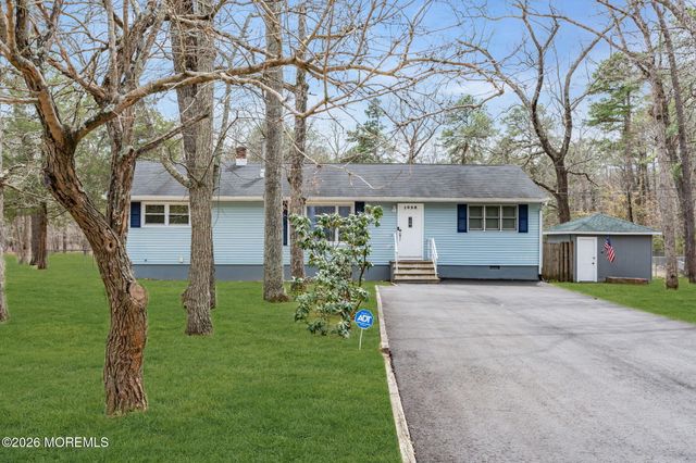 1036 Lakehurst Avenue, Jackson, NJ 08527