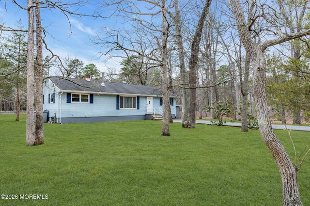 1036 Lakehurst Avenue, Jackson, NJ 08527