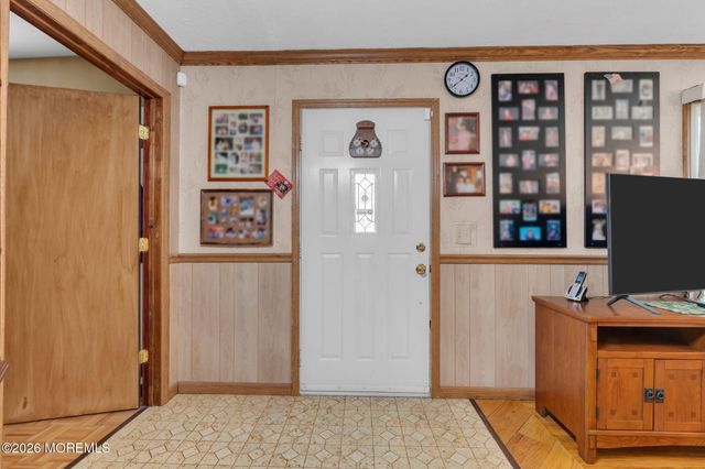 1036 Lakehurst Avenue, Jackson, NJ 08527