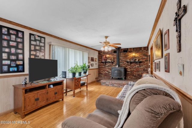 1036 Lakehurst Avenue, Jackson, NJ 08527