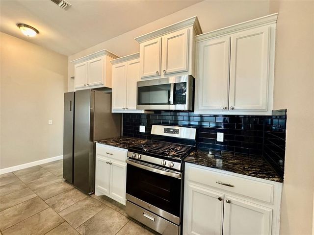 18202 Manera Way, Edmond, OK 73012