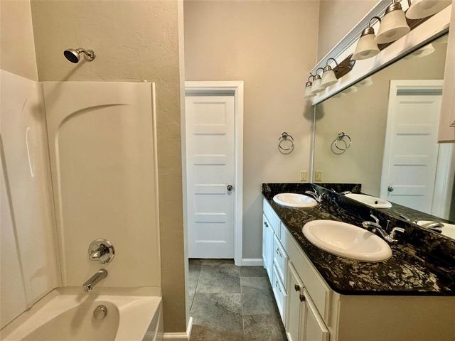 18202 Manera Way, Edmond, OK 73012