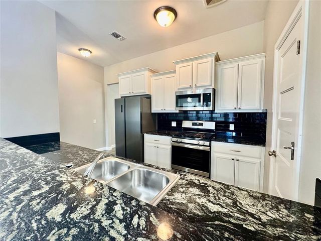 18202 Manera Way, Edmond, OK 73012