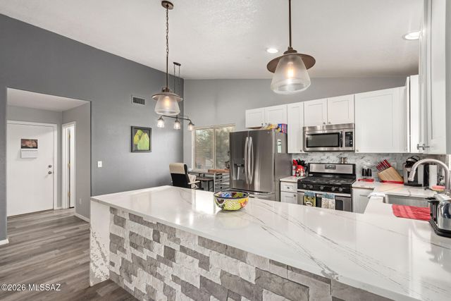 7146 W Resthaven Place, Tucson, AZ 85757