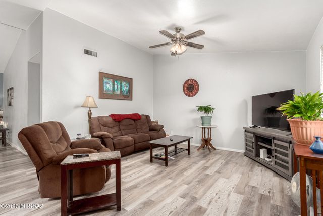 7146 W Resthaven Place, Tucson, AZ 85757