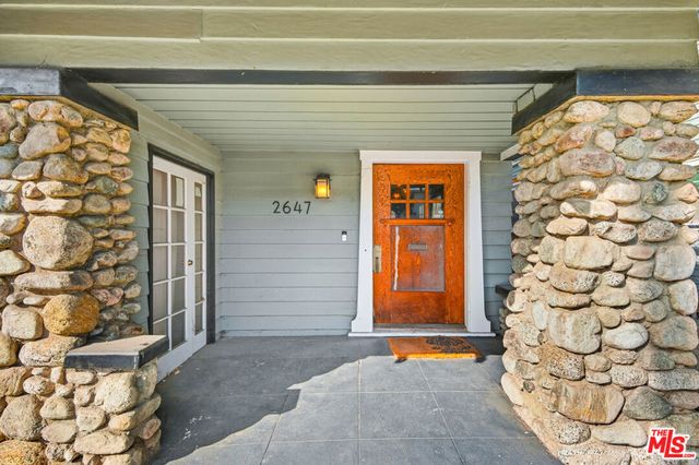 2647 Raymond Avenue, Los Angeles, CA 90007