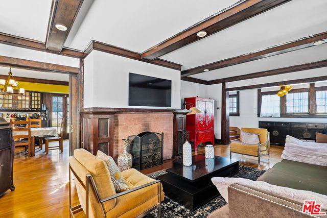 2647 Raymond Avenue, Los Angeles, CA 90007