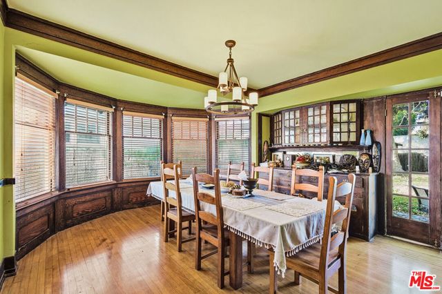 2647 Raymond Avenue, Los Angeles, CA 90007