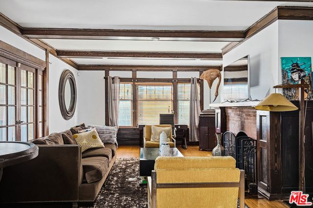 2647 Raymond Avenue, Los Angeles, CA 90007