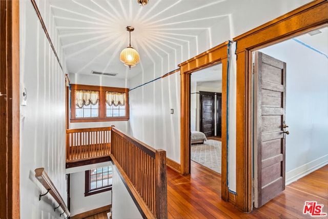 2647 Raymond Avenue, Los Angeles, CA 90007